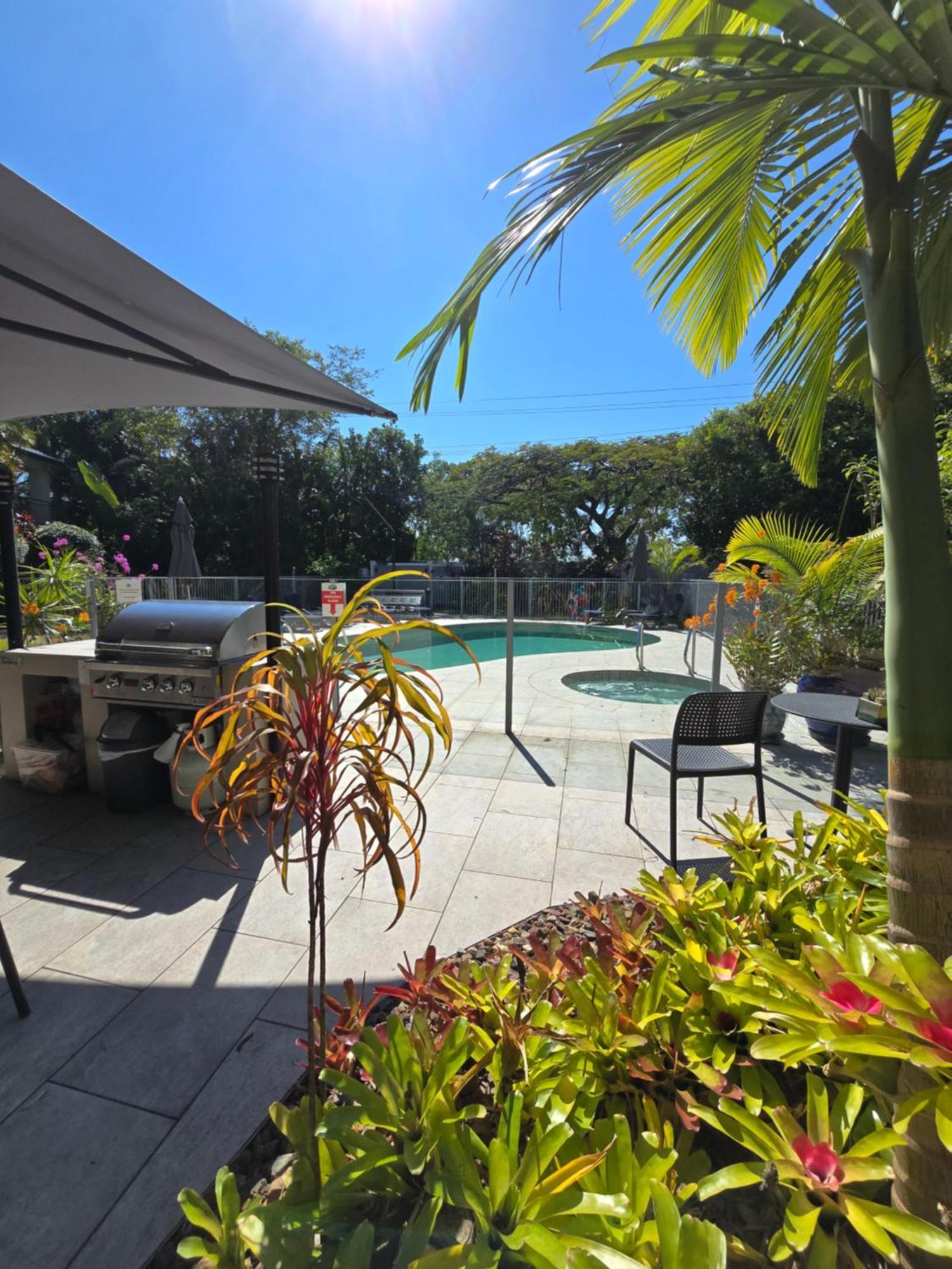 Noosa River Retreat Holiday Apartments Noosaville Bagian luar foto